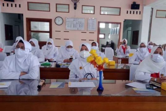 Curahan Hati IBI: Regulasi BPJS Akibatkan Para Bidan Tak Punya Kesempatan Menolong Persalinan di Tempat Praktik Mandiri