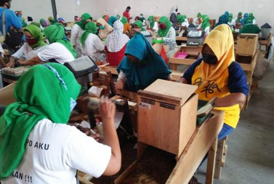 PMK 206/2020, Buruh Rokok Bisa Nikmati BLT dari DBH CHT