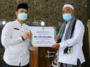 Safari Jumat, Hartopo Serahkan Bantuan Rp 120 Juta