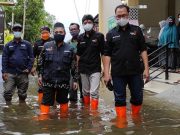 Ketua Muhammadiyah Jateng Tinjau Pengungsi di Pekalongan