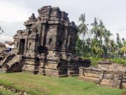 Ke Candi Ngawen Gratis, Cuma Mengisi Buku Tamu