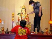 Kelenteng Liong Hok Bio Bersihkan Rupang dan Kim Sin Songsong Perayaan Imlek