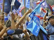 Kisruh Politik: Isin Mundur Apa Mundur Isin?