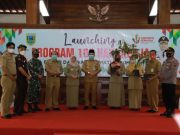 Bupati dan Wakil Bupati Luncuran Program Nandur Wit Nggo Anak Putu