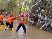 Ini yang Dilakukan Relawan dalam Mitigasi Bencana di Sungai Selogiri
