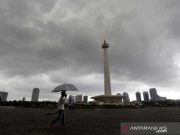 Waspadai Hujan Disertai Petir dan Angin Kencang di Jakarta