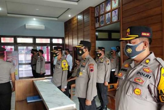 2 Anggota Polres Blora Peroleh Kenaikan Pangkat Pengabdian
