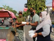 Jumat Berkah, Dandim 0721/Blora Bersama Persit Bagikan Nasi Kotak untuk Masyarakat