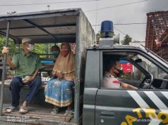Polisi Mengantar-Jemput Warga Lansia untuk Divaksin, Inilah yang Dilakukan Anggota Polsek Penawangan