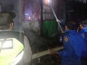 Buang Puntung Rokok Sembarangan, Bagian Belakang Pos Perhutani di Mrisi Terbakar