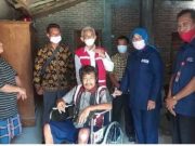 PMI Blora Bantu Kursi Roda kepada 2 warga Jepon