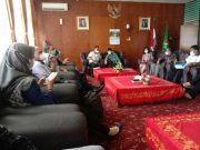 Bina Masyarakat yang Punya Sifat Tamak. Orang Mampu Mengaku Miskin Kalau Ada Bantuan