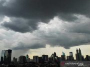 BMKG: Waspadai Hujan Petir di Jaksel dan Jaktim