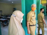 Jelang PTM, Ganjar dan Gibran Masih Temukan Guru Tak Bermasker