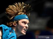 Rublev Tundukkan Murray menuju Perempat Final Rotterdam