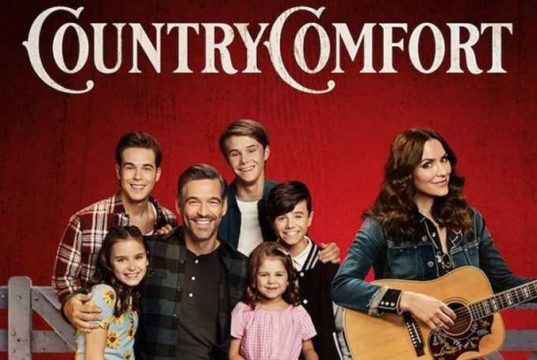 Film ‘Country Comfort’, Kisah Penyanyi yang Beralih Profesi sebagai Pengasuh Anak