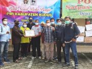 PWI Kudus Gandeng Super Indo Salurkan Bantuan Paskabanjir