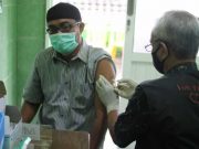 Bawaslu Jepara Ikut Sukseskan Program Pemerintah dengan Suntik Vaksin Tahap I