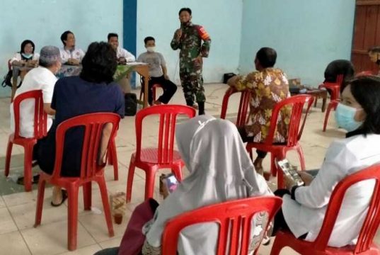 Komsos, Babinsa Beri Edukasi Pentingnya Protokol Kesehatan
