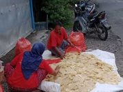 Harga Emping Melinjo Ambal Merambat Naik