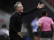 Merasa Gagal, Holan Mundur sebagai Bos Santos