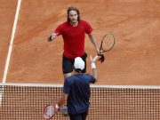 Tsitsipas Singkirkan Karatsev dalam Pertemuan Perdana di Monte Carlo