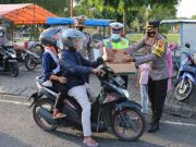 Satlantas Polres Kebumen Kembali Bagi 500 Takjil dan Masker