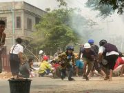 Pasukan Keamanan Myanmar Tembaki Demonstran Pekerja Medis
