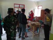 Babinsa Koramil Dukun Dampingi Warga Menjalani ‘Rapid Test’