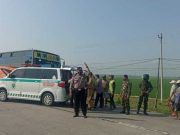 Tabrak Truk Boks, Motor Oleng Tersambar Bus di Penawangan, Pengendara Motor Dilarikan ke RS