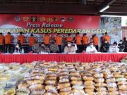 Polri Ungkap Peredaran 2,5 Ton Sabu bersama 18 Tersangka, Satu Diantaranya Ditembak Mati