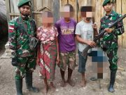 Warga Serahkan Senjata Api Rakitan ke Satgas Pamtas RI-Timor Leste