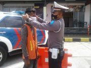 Polres Tegal Bagikan 500 Masker di Rest Area