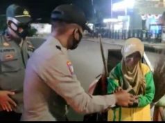 Polres Batang Bagikan Makan Sahur untuk Warga Terdampak Covid-19