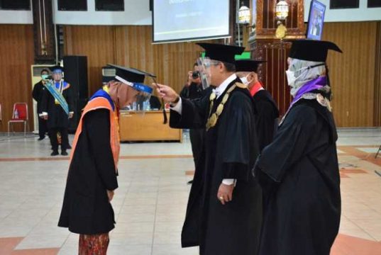 Rektor USM Mewisuda 1.573 Lulusan