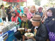 Bupati Wonosobo Sarapan Tiwul di Pasar Wisata Minggu