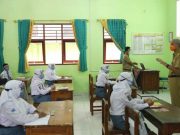 Ganjar Ingatkan SOP Uji Coba PTM yang Disepakati Harus Diterapkan