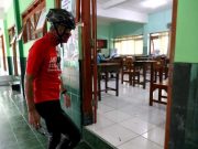 Usul Sekolah Fleksibel Terkait Seragam, Ganjar : Sarungan Yo Rakpopo, Penting Ilmune