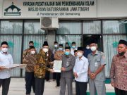 Sertifikat Tanah Wakaf Diterimakan ke MAJT dan Masjid Baiturrahman Semarang