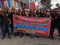 Lindu Aji Naga Pesisir Semarang Utara Bagikan Takjil
