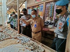 Forkompimcam Kalikajar Wonosobo Pantau Harga Sembako di Pasar Kembaran