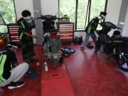 Santri Ponpes Al-Hidayah ‘Mbengkel’ Pakai Sarung dan Peci, Apa yang Dikagetkan Ganjar