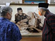 Potret Ganjar Makan Bersama Dua Perempuan dalam Goresan Tangan Djoko Susilo
