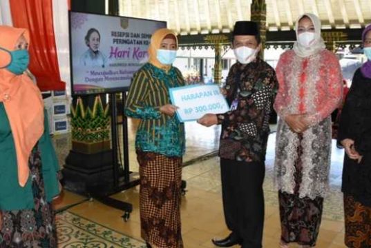 Afif Nurhidayat : Perempuan Wonosobo Harus Cerdas dan Berdaya