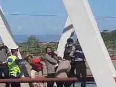 Coba Bunuh Diri dari Jembatan Tanggulangin, Perempuan Cantik ini Diselamatkan Polisi