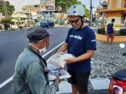 Pesepeda di Kota Magelang “Ngabuburit” Sambil Berbagi