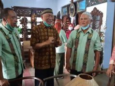Ingin Wariskan Seni Ukir pada Siswa, Guru Prakarya SMP Kunjungi Empu Ukir Jepara