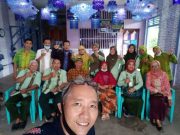 ‘Viollet Lamp’, Kerajinan Lampu Hias Botol Bekas Dikunjungi Guru Prakarya