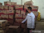 Polresta Banyumas Temukan Bahan Pangan Kedaluwarsa di Gudang Sembako