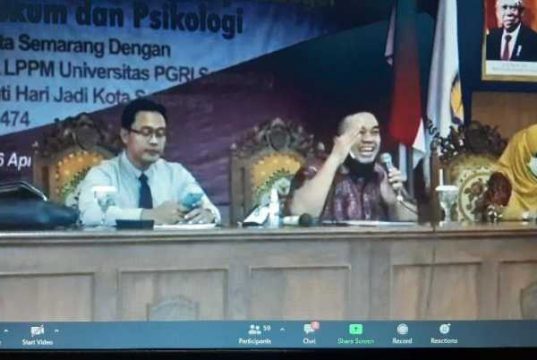 Perempuan Harus Cerdas dan Kritis dalam Menggunakan Gadget